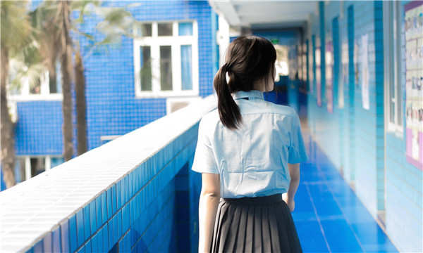 石屏如何找到一个可以帮助我生孩子的女人？